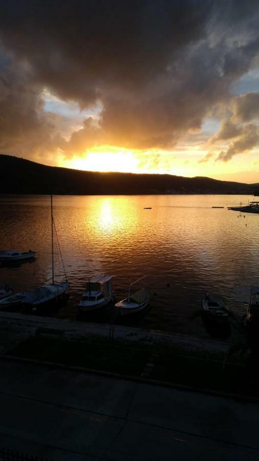Sea View Apartment Sunrise Poljica & Blue Lagoon Rent A Boat Exterior foto